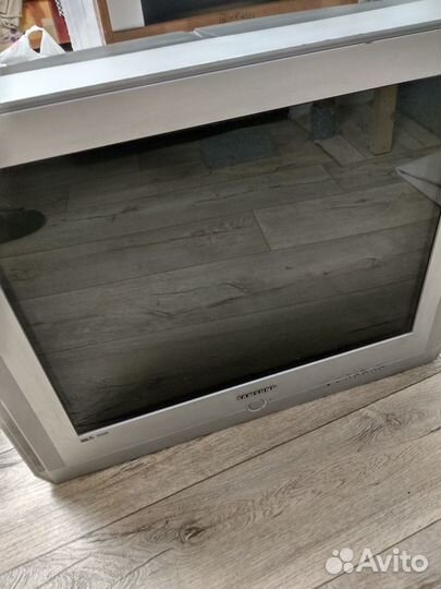 Телевизор samsung в рабочем состоянии