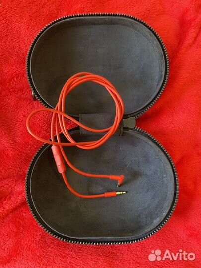 Беспроводные наушники Beats Studio 3 (нужна дуга)