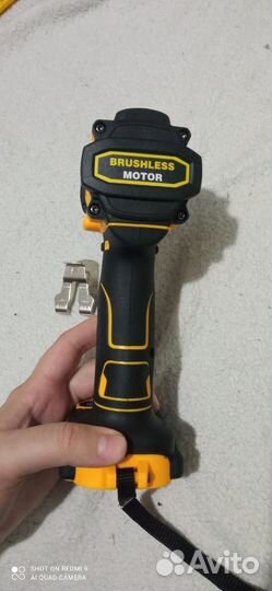 Аккумуляторная дрель- dewalt DCD805NT