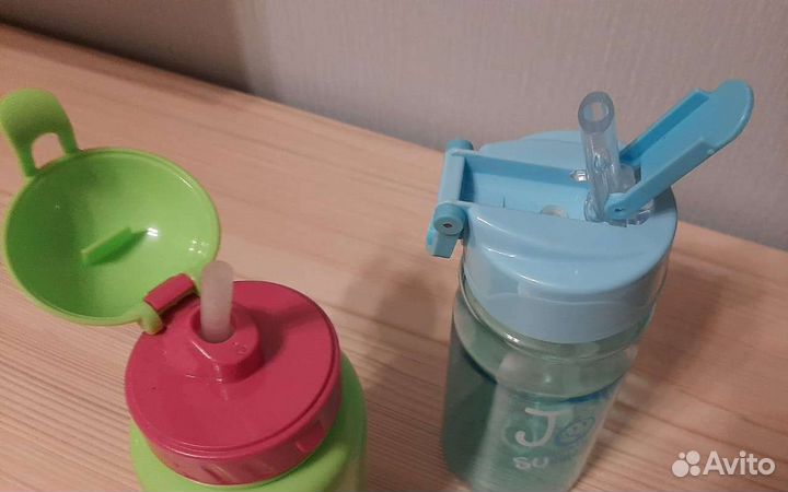 Бутылочки для воды пластиковые в отличном сост