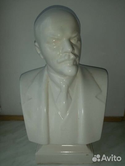 Бюст Ленина