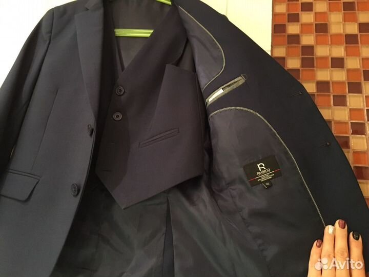 Пиджак и жилет школьный (122р)