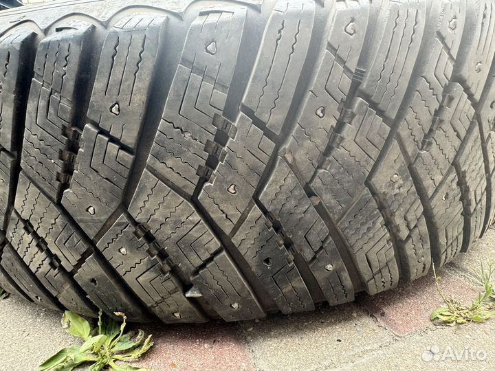 Goodyear UltraGrip Ice Arctic SUV 235/65 R18