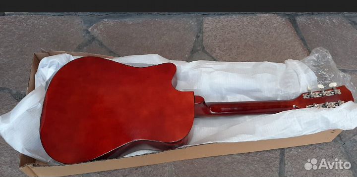 Гитара новая