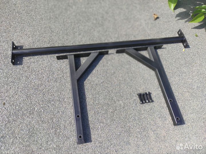 Турник настенный