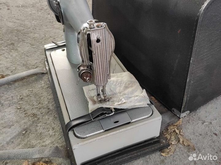 Швейная машина Подольск ручная