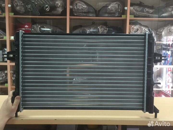 Радиатор охлаждения Опель Астра / Зафира
