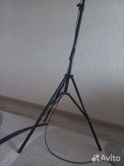 Кольцевая лампа со штативом