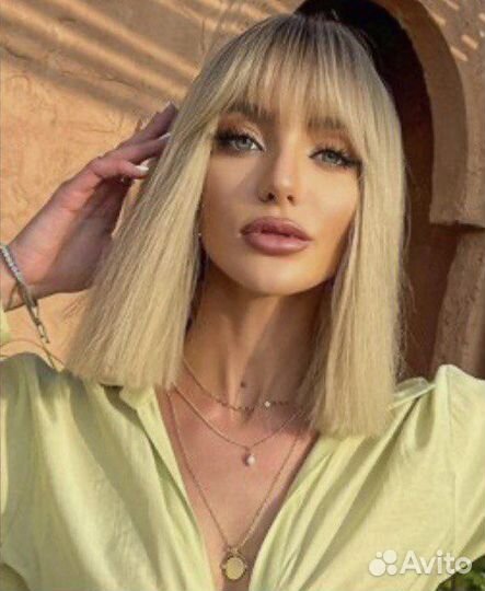 Парик блонд прямой с челкой