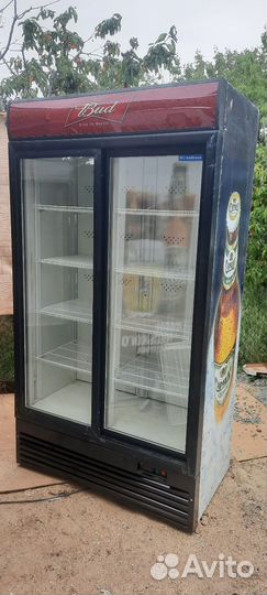 Холодильный шкаф витрина