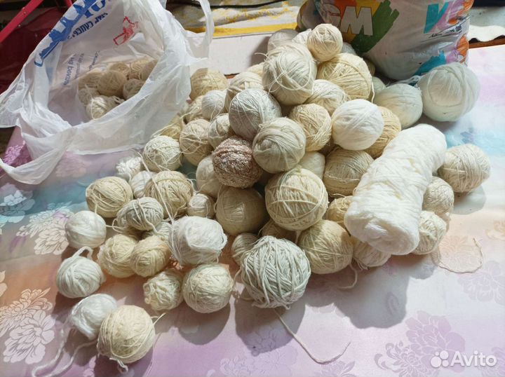 Пряжа белого цвета