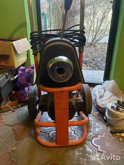 Электромеханический аппарат для прочистки труб