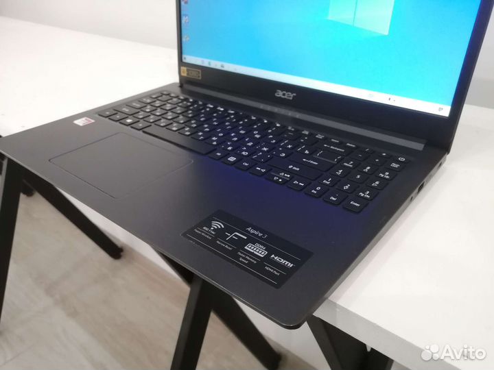 Свежий безрамочный ноутбук Acer Full HD SSD