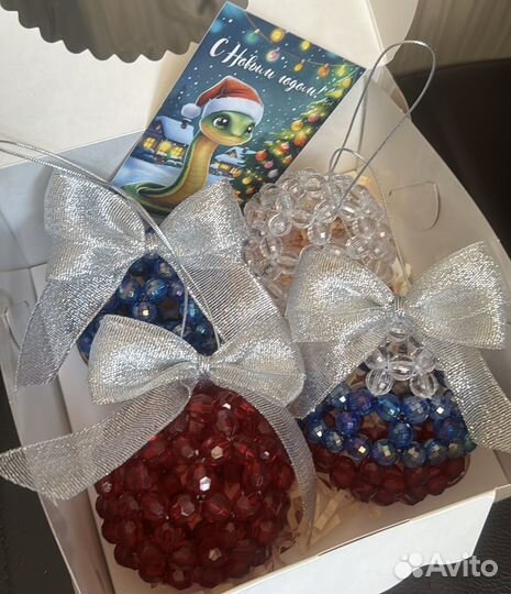 Елочные игрушки в подарочной упаковке