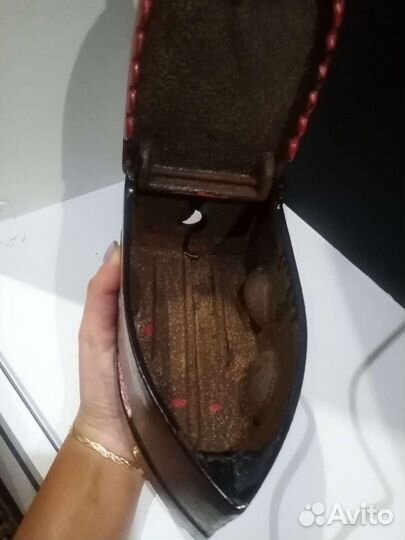 Старинный угольный утюг