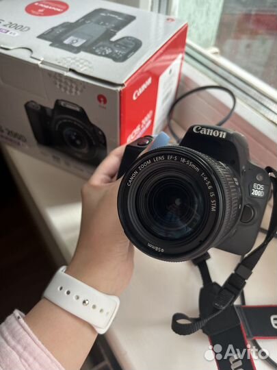 Фотоаппарат canon 200d