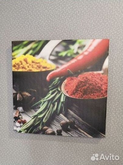 Статуэтка, подсвечник, шкатулка, картины