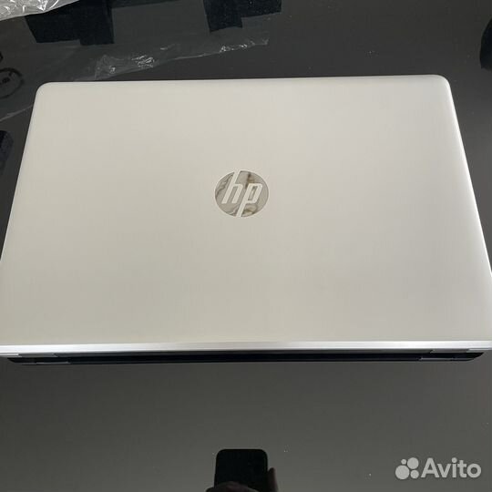 Ноутбук HP 15-bs516ur