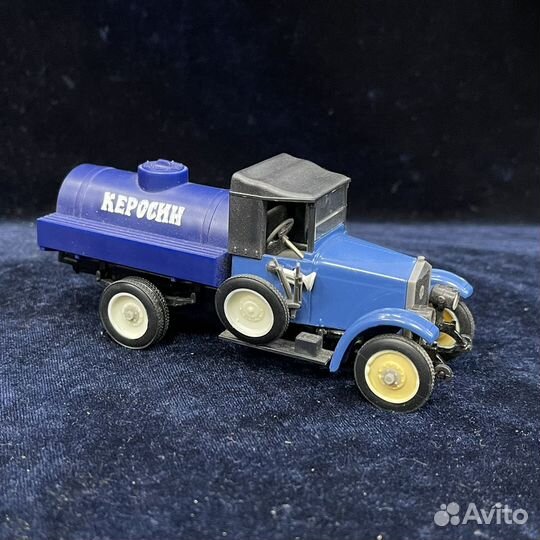 Модель Моделька машина 1:43 Амо Ф15 Керосин Арек