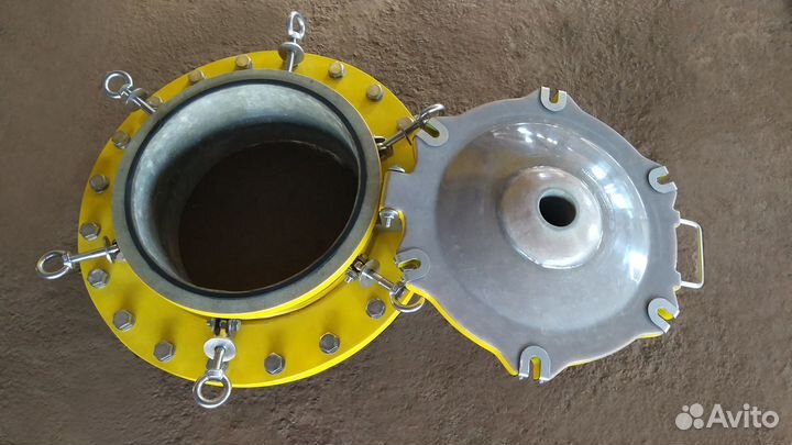 Крышка люка горловины цистерны 500/400 мм