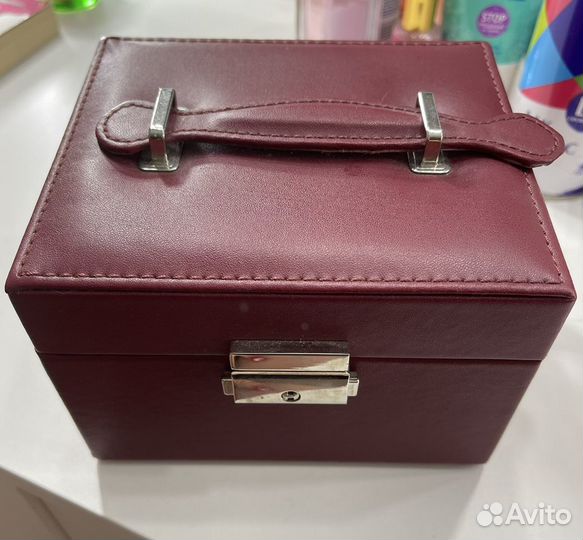 Шкатулка на замке