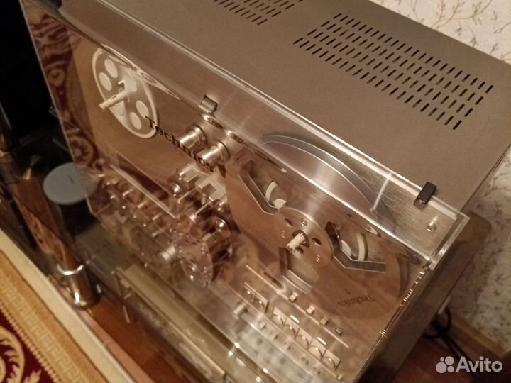 Катушечный магнитофон Technics777