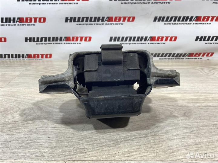 Опора двигателя левая Шкода Октавия А5