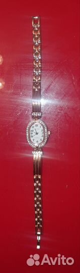Часы женские Спутник