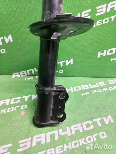 Передний амортизатор Toyota Carina 1995