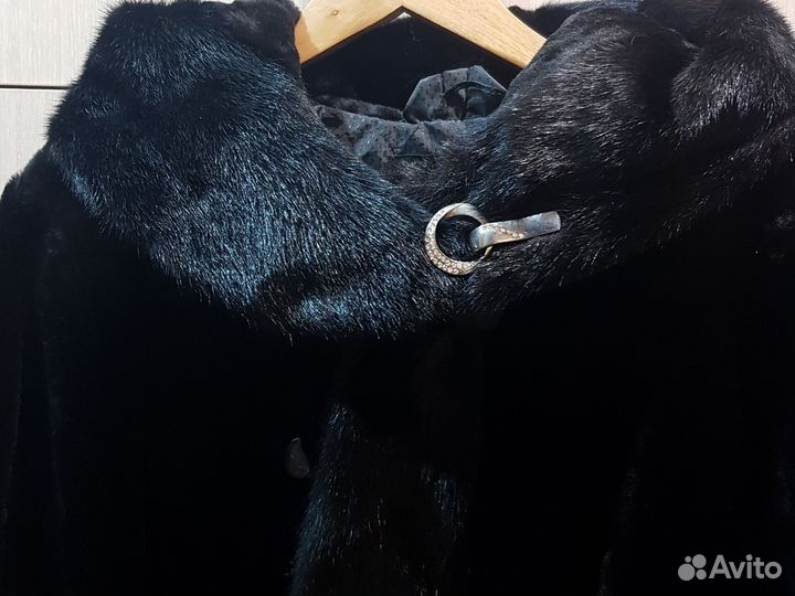 Шуба мутоновая с капюшоном