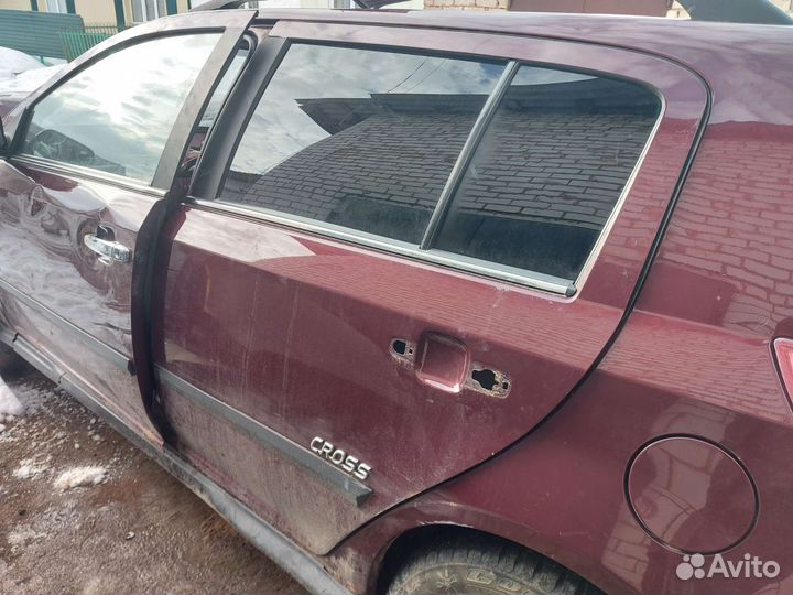 Стекло двери Geely MK cross