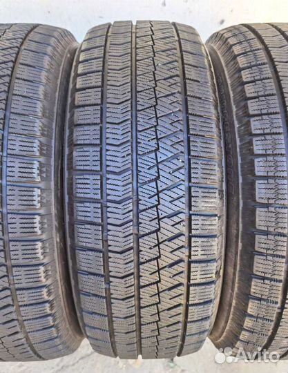 Bridgestone Blizzak VRX 215/60 R16 97V