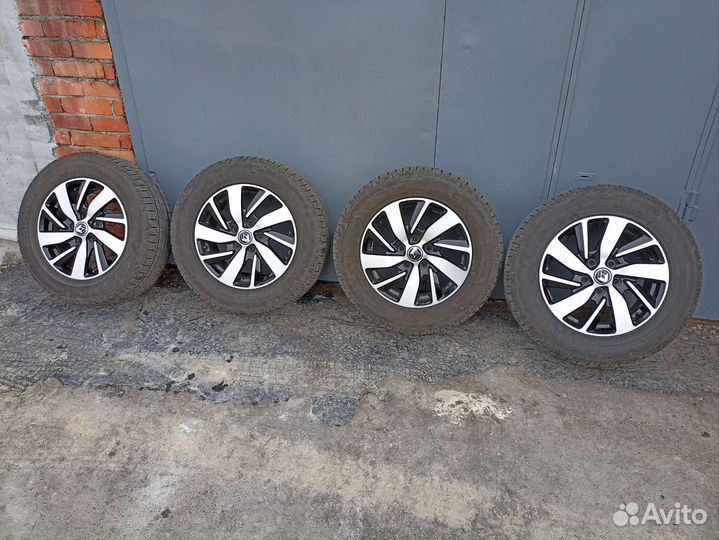 Continental ContiCrossContact LX 215/65 R16