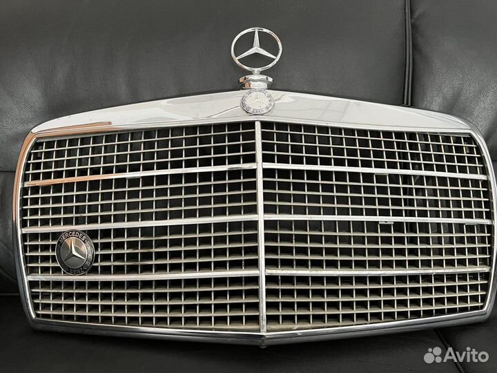 Решетка радиатора Мерседес W115/114 рейстал