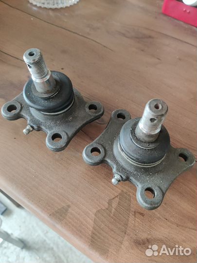 Шаровая опора тойато Хайлюкс сурф 130