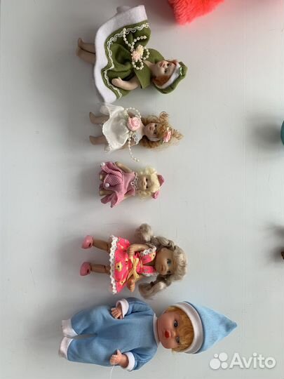 Кукла фарфоровая