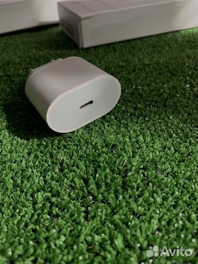 Быстрая зарядка Apple 20W
