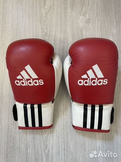 Боксерские перчатки Adidas
