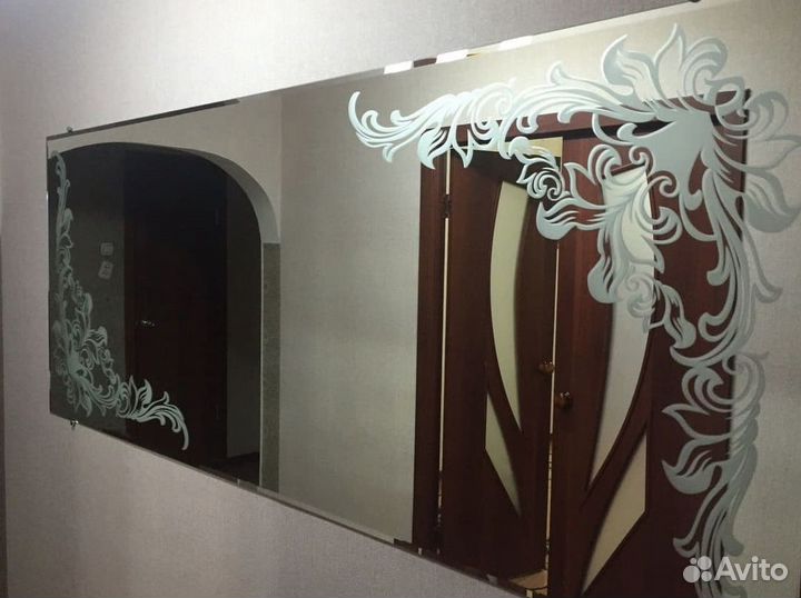 Зеркало с фацетом в раме