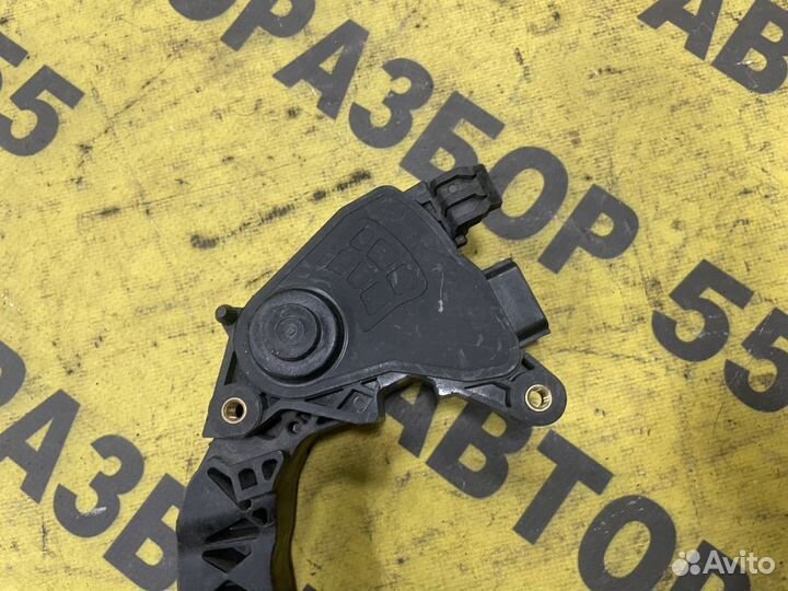 Педаль газа Renault Fluence