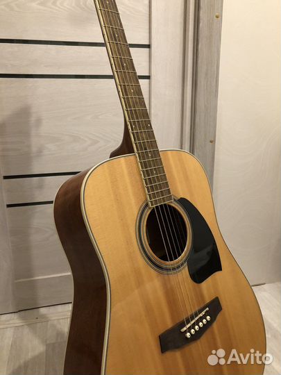 Акустическая гитара lbanez Индонезия, подставка