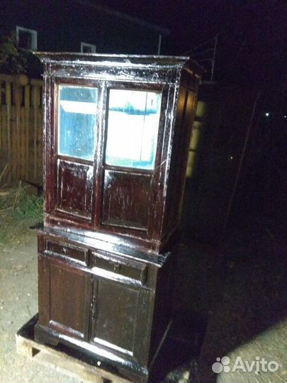 Два старинных буфета