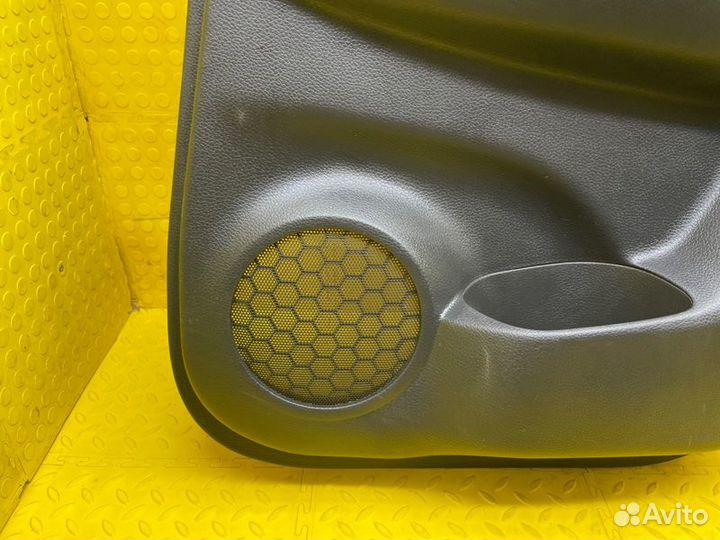 Б/У Обшивка двери - в хорошем состоянииn