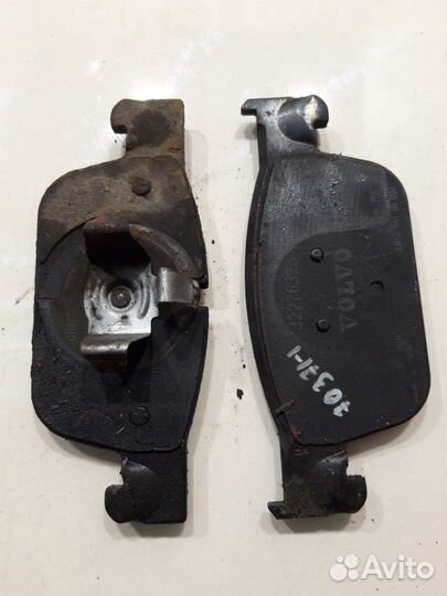 Колодки тормозные (передние) (Volvo XC60 II)