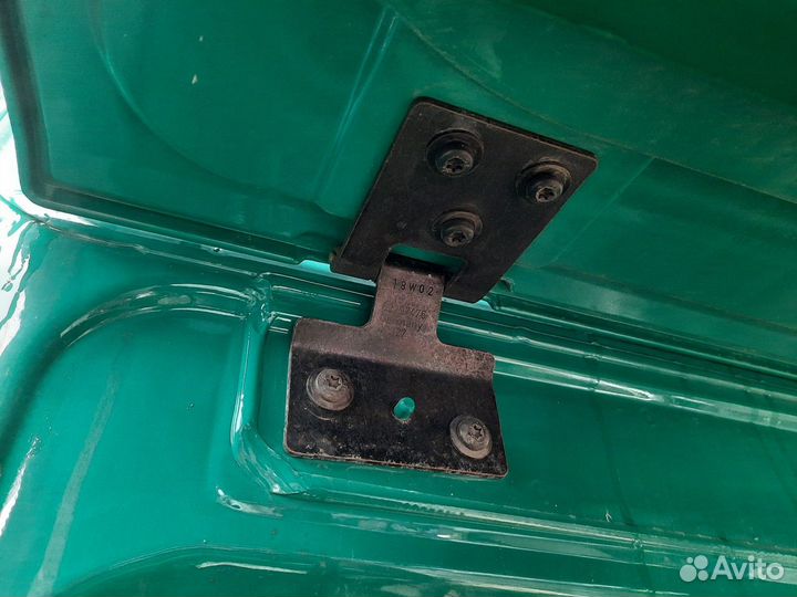 Крышка инструментального ящика левого Renault T