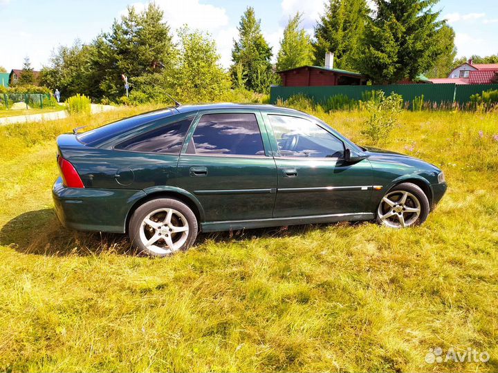 Opel Vectra 2.0 МТ, 2000, 215 000 км