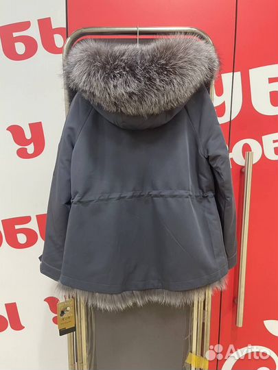 Женская парка с натуральным мехом новая