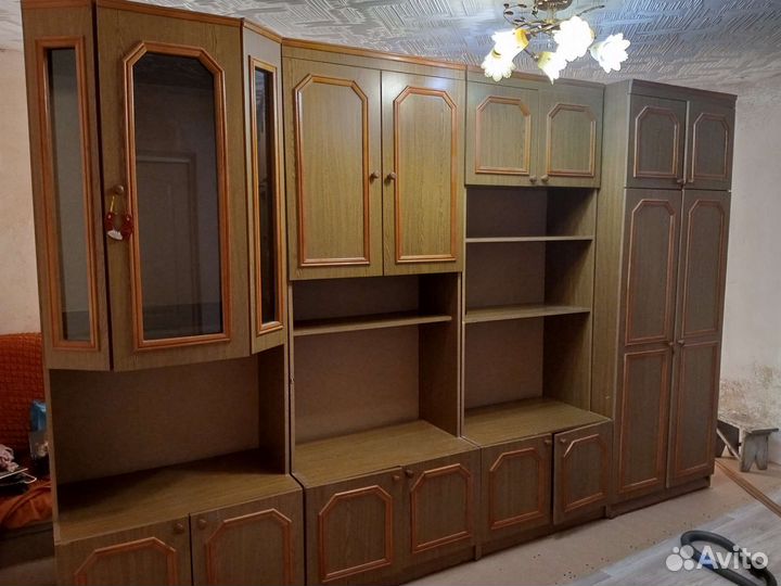 Стенка,размер 3,20+2,30, состояние на 5