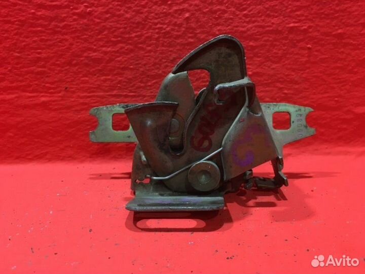 Замок капота передний Volkswagen Golf MK3 1995