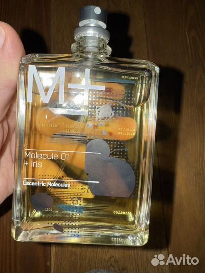 Escentric molecules Molecule 01 + Iris